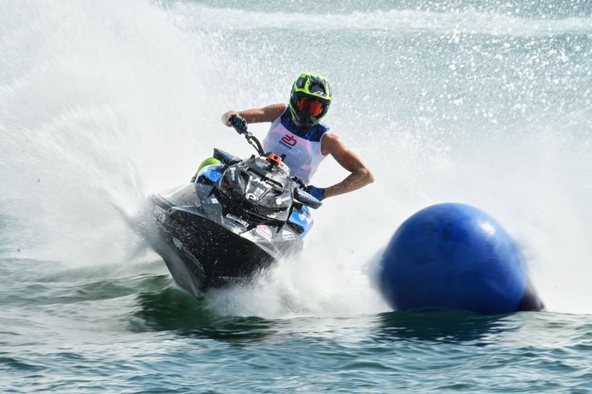Rider Aquabike Sebut Danau Toba Menantang dan Indah