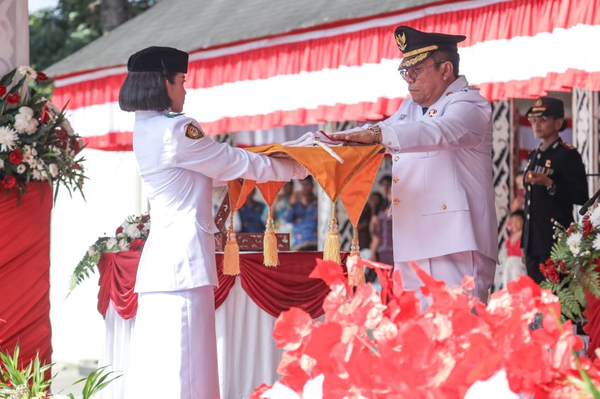 Wesly Inspektur Upacara Peringatan Detik-detik Proklamasi Kemerdekaan RI ke-80 di Lapangan Adam Malik