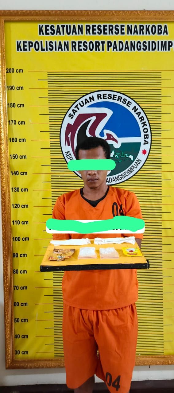 Operasi Dini Hari,Satresnarkoba Polres Padangsidimpuan Ciduk Pemuda, Simpan Sabu dalam Bungkus Kopi dan Teh dalam Jumlah Fantastis