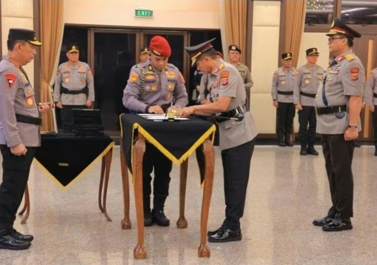 Kapolri Lantik Brigjen Pol Marzuki Ali Basyah sebagai Kapolda Aceh