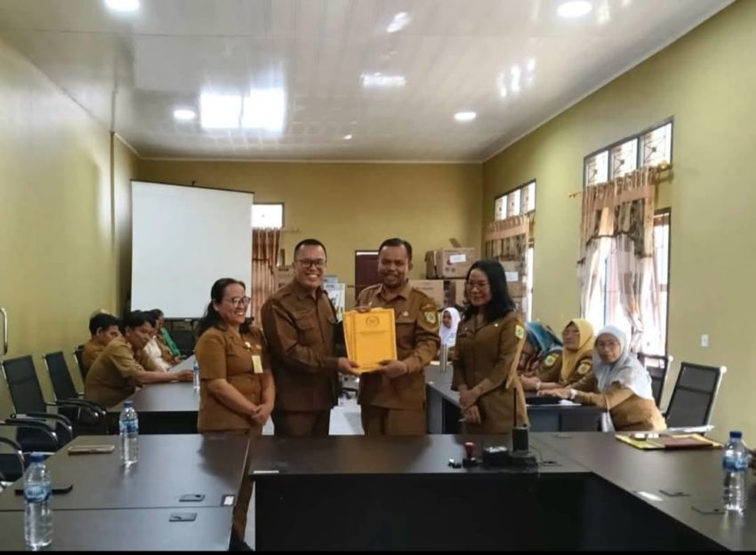 Sehat Boangmanalu Plt Kadis UMKM, Serah Terimakan Jabatan Kepada Sumantri Bancin,SE Ak