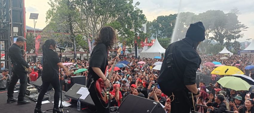 Pesta Rakyat F1H2O Sukses, Artis Band Guncang Venue