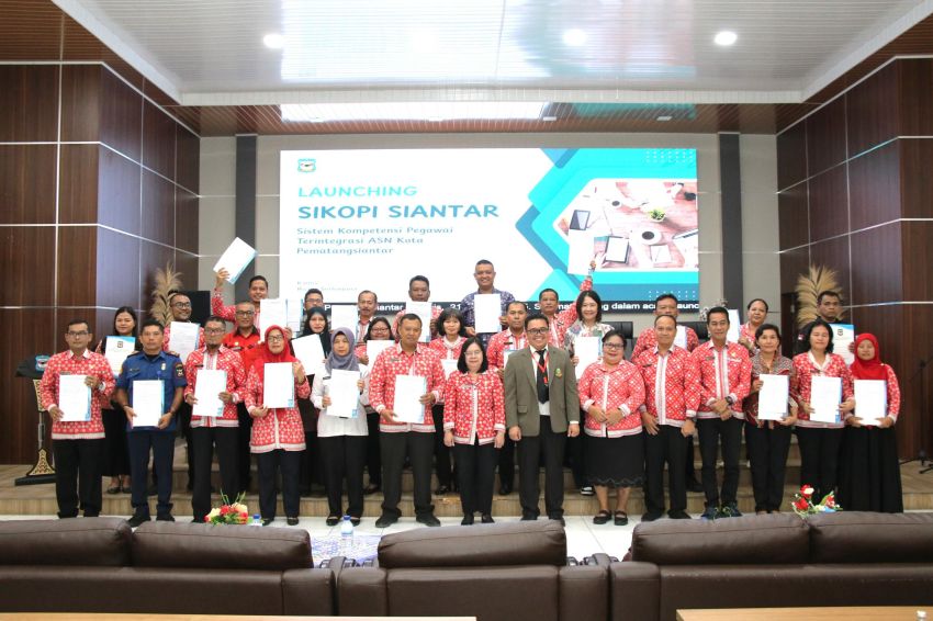 Wali Kota peluncuran aplikasi "SIKOPI SIANTAR " Di Serba Guna.