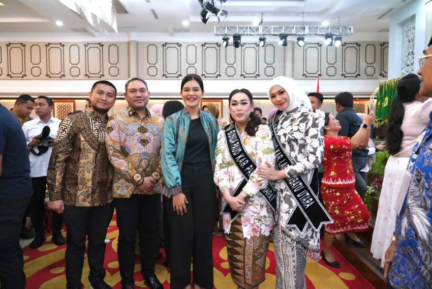 Bunda Paud Sumut Melantik Bunda Paud Pakpak Bharat Ny.Juniarty
