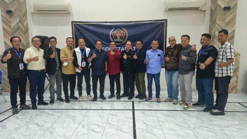 Hendry Ch Bangun Lengkapi Berkas Pencalonan Ketua Umum PWI Pusat