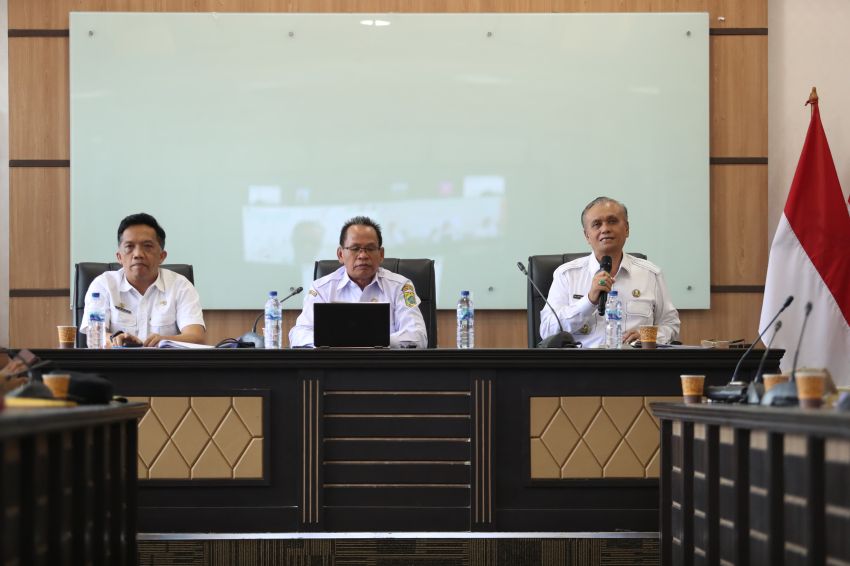 Pemkab.Pakpak Bharat Mengikuti Zoom Meeting Tindak Lanjut Verifikasi Kabupaten Sehat 2025