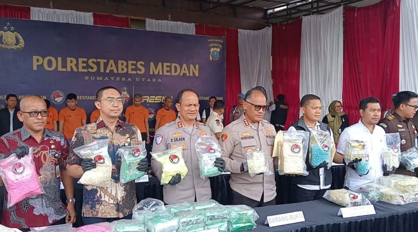 Kompak Bawa 29,9 Kg Sabu, Paman dan Keponakan Ditangkap