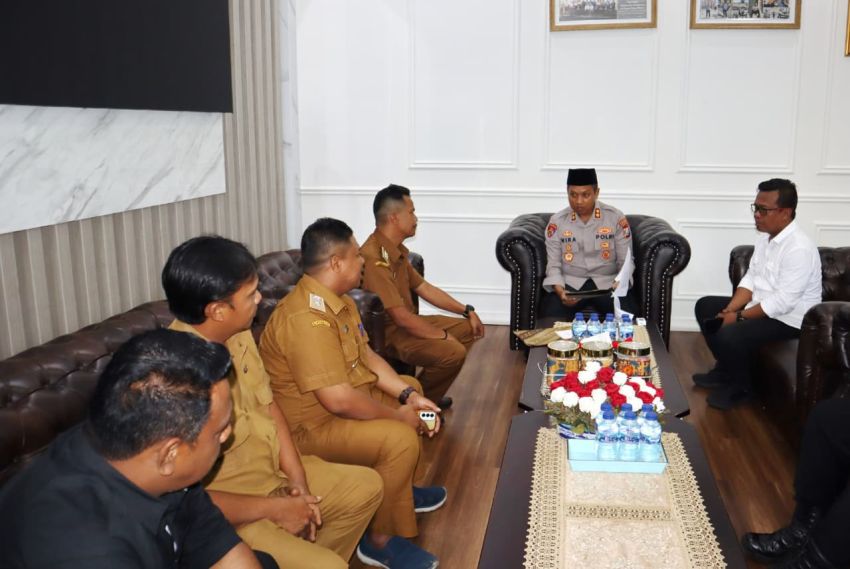 Kapolres Padangsidimpuan Terima Audiensi DPC APDESI,AKBP Wira Prayatna berikan Tiga Arahan Penting untuk Desa