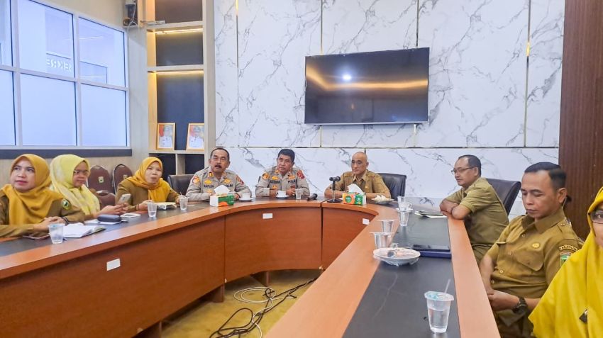 Pemerintah Kab Solok Ikuti Zoom Meeting Bersama Kemendagri RI Terkait Perkembangan Situasi Terkini serta strategi Pengendalian Inflasi.