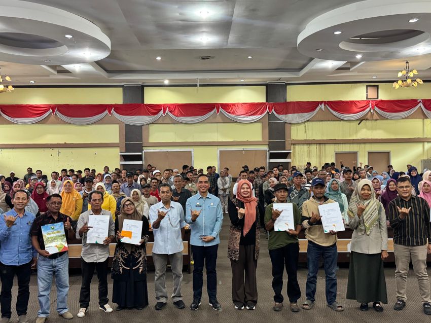 Pemkab Solok Salurkan Bantuan Irigasi Pertanian Bagi 102 Kelompok Tani