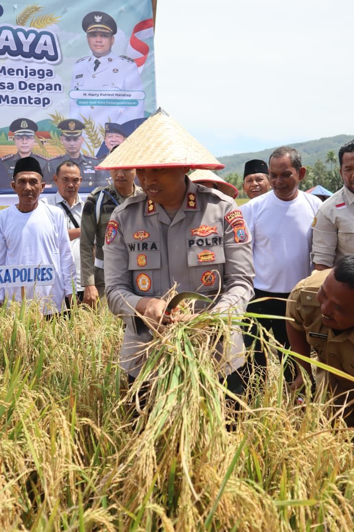 AKBP Wira Prayatna Apresiasi Petani Padangsidimpuan