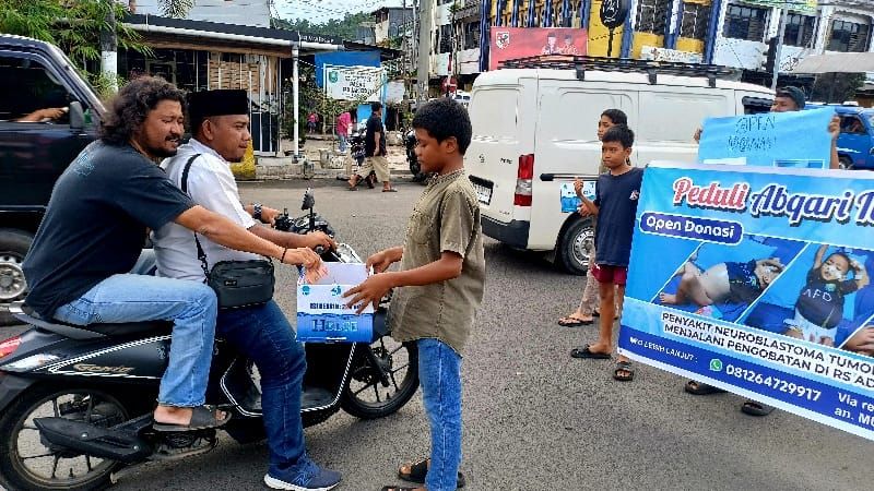 Warga Kampung Teleng Galang Dana untuk Balita Penderita Tumor Perut