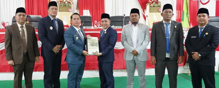 Bupati Padang Lawas Sampaikan Nota Pengantar Rancangan P-APBD 2025 di DPRD