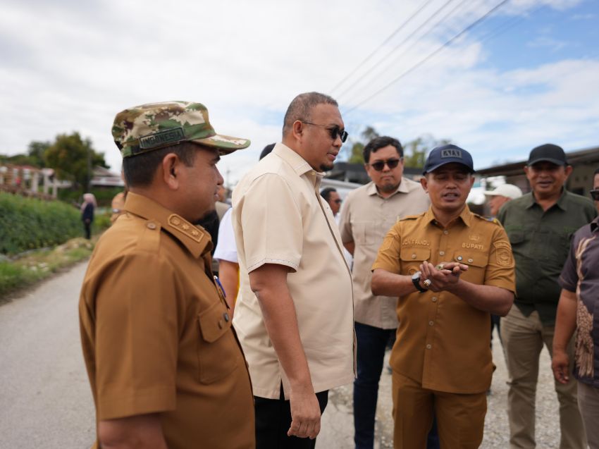 Bupati Solok dan Wakil Ketua Komisi VI DPR RI Tinjau Rencana Perbaikan Jalan Taratak Galundi