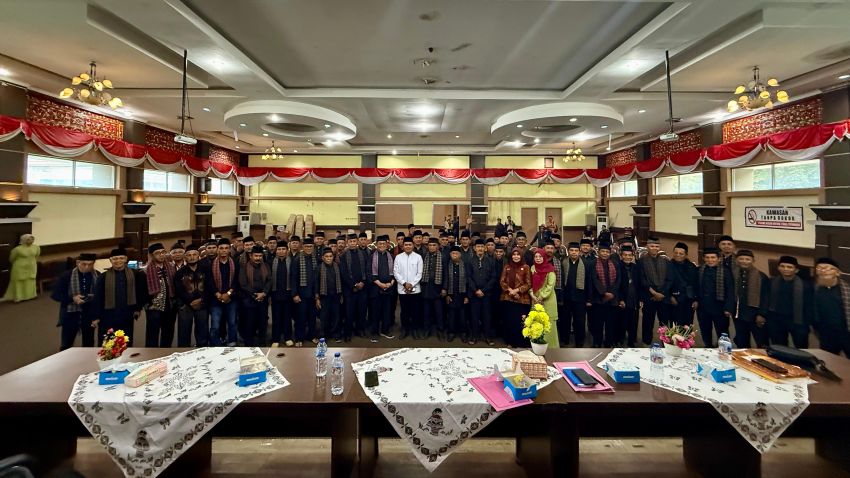 Bupati Solok Hadiri Rapat Kerja dan Pengukuhan Ketua LKAAM Kecamatan se-Kabupaten Solok Masa Bakti 2025-2030