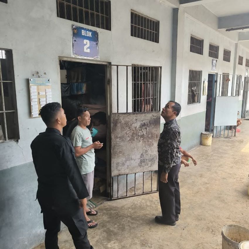 Kasubbag Tata Usaha Lapas Padangsidimpuan Lakukan Kontrol Blok Hunian,Denny Rio Sandi : Pastikan Sarana & Prasarana Terjaga